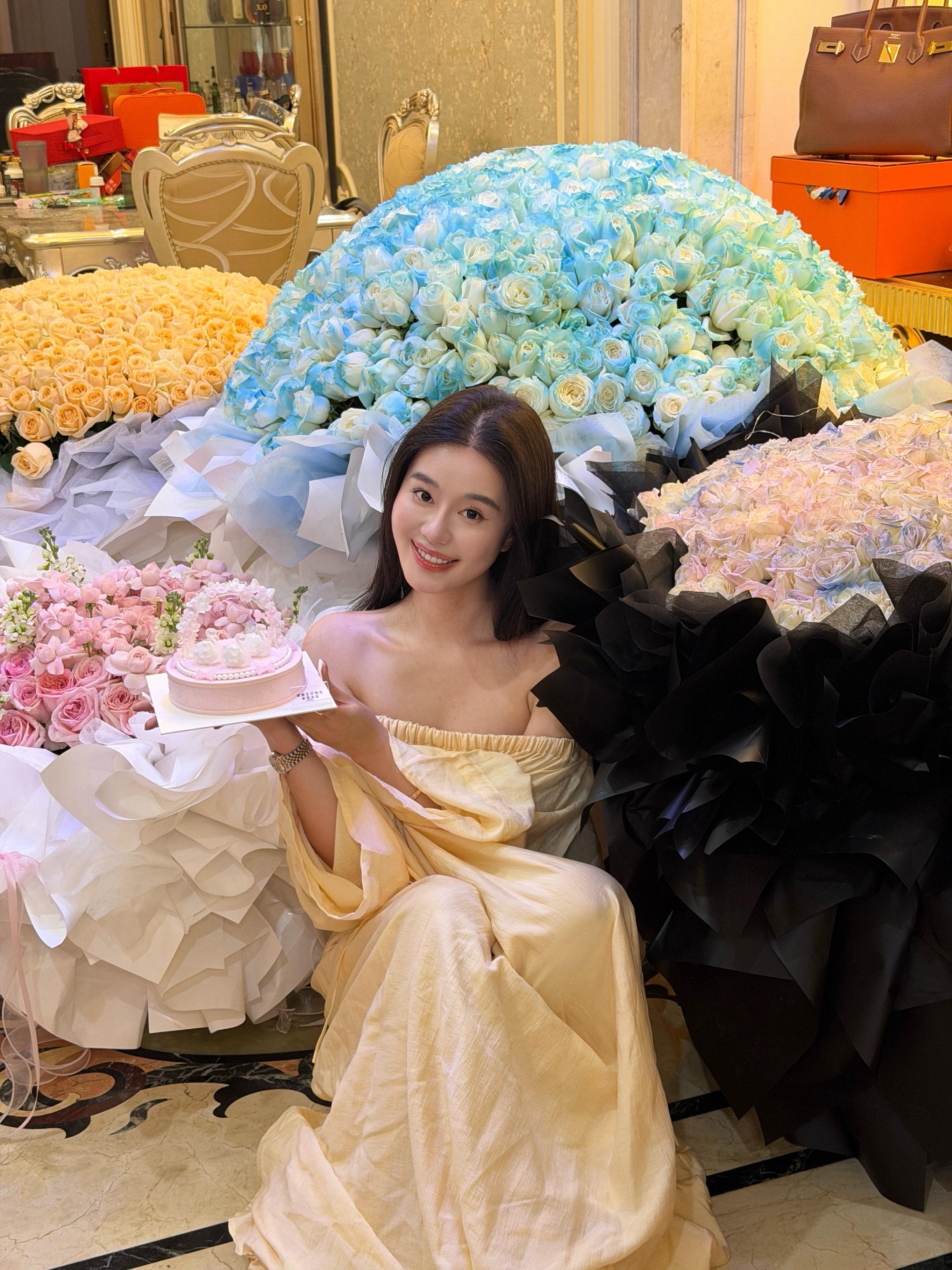 999朵玫瑰 浪漫 仪式感 生日惊喜