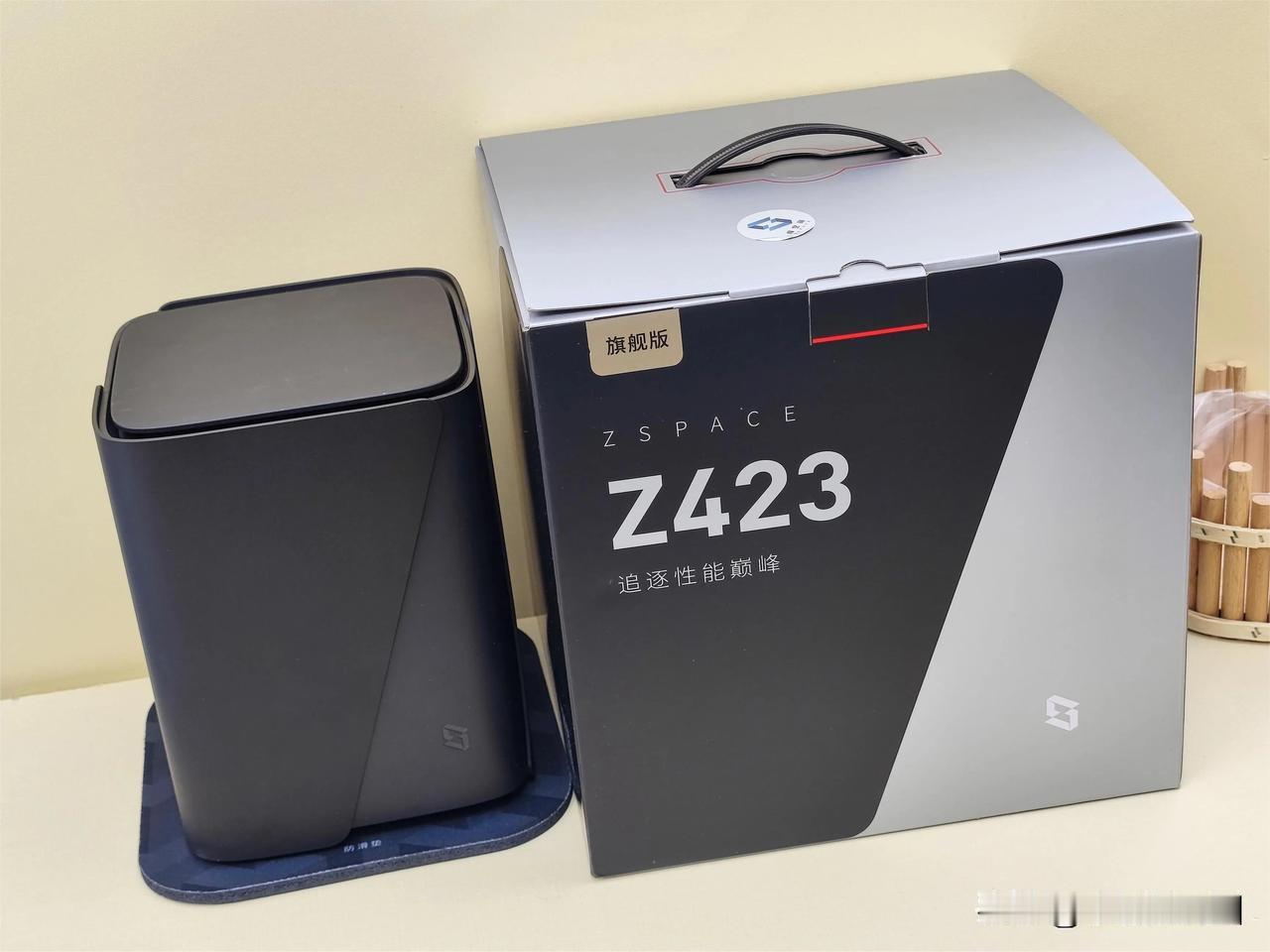 都说NAS是中年男人的最爱，但老实讲中年男人哪有那么时间去折腾NAS了，所以我给