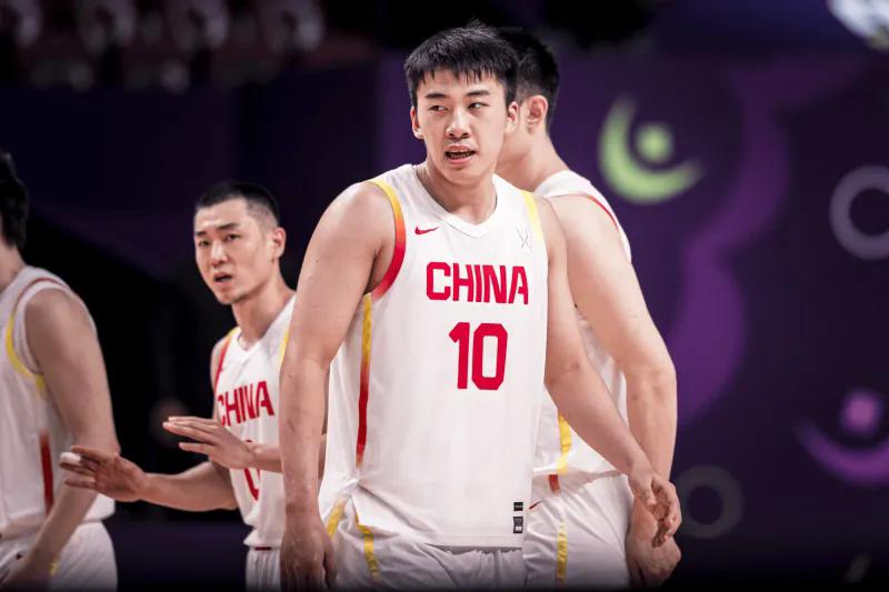 王俊杰好样的，亚洲杯中国男篮打进4强最大的功臣之一，小伙子干的不错。
俊杰，真的