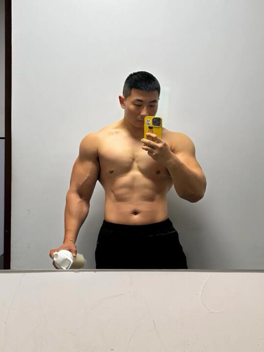 压抑情绪这件事，越来越顺手了