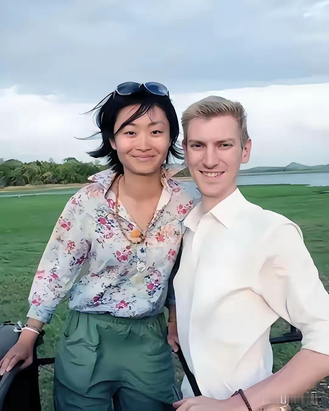 央视名嘴敬一丹的学霸女儿王尔晴今年40岁了！当年她风光嫁给苏格兰小伙尼克，羡煞旁