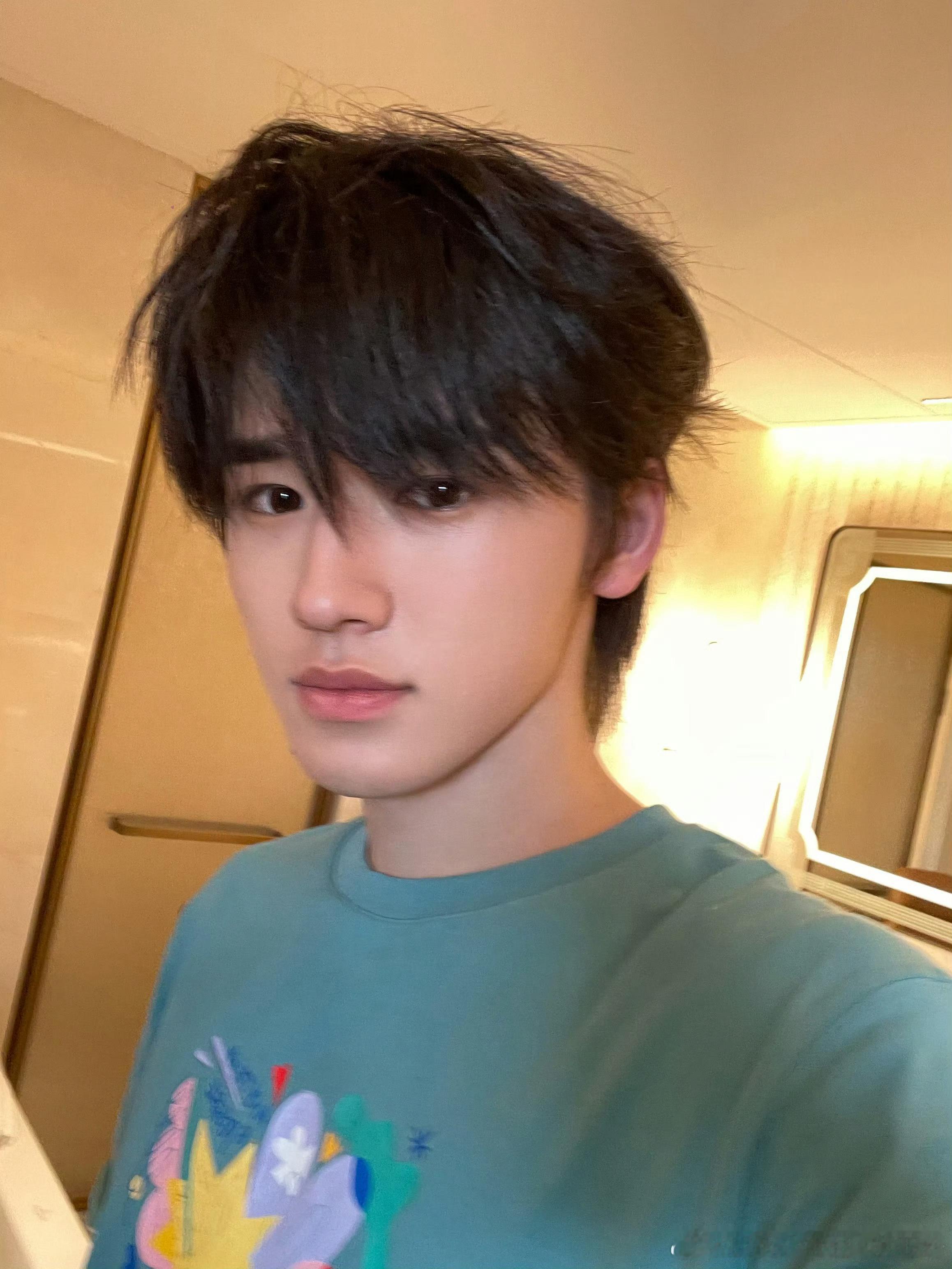 老公这个眼神什么意思 going我吗🥹