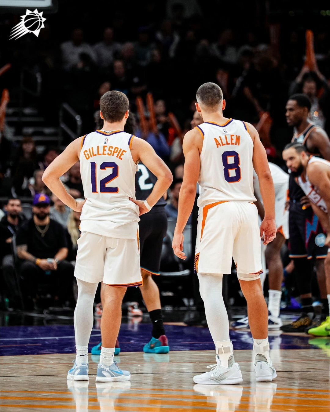 狄龙狂砍40分8板4助，带队主场大胜活塞。本场比赛太阳各主要轮换球员评级如下：夯