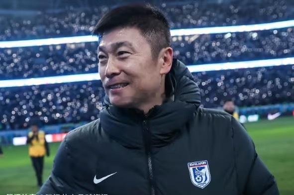 北京时间4月30日，中超第9轮，大连英博主场对阵重庆铜梁龙。赛前，英博主帅李国旭