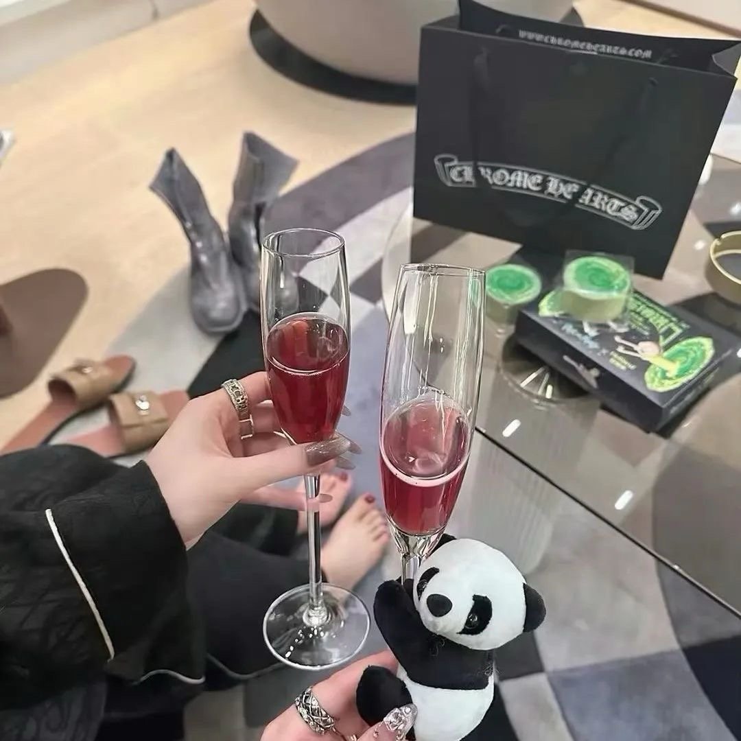 🅗🅐🅟🅟🅨 '͜' ✌︎ ʺ̤上班图个工资，下班图个清净努力和摆烂随意