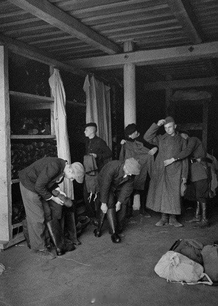 战争开始的第三天，征兵站 ​​​