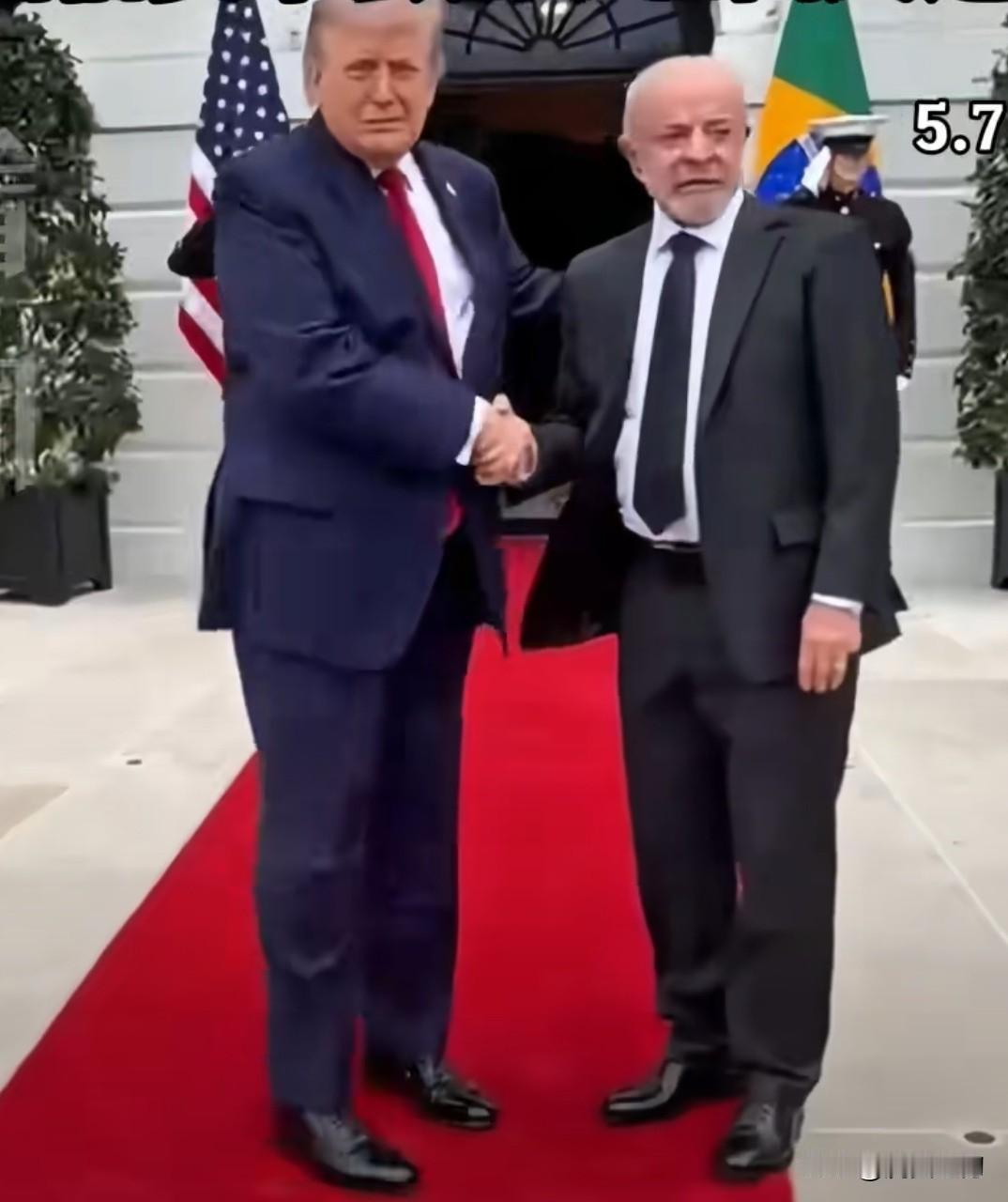 特朗普会见巴西总统卢拉，密谈约两小时半到三小时

模仿一下对话场景：
特朗普：老