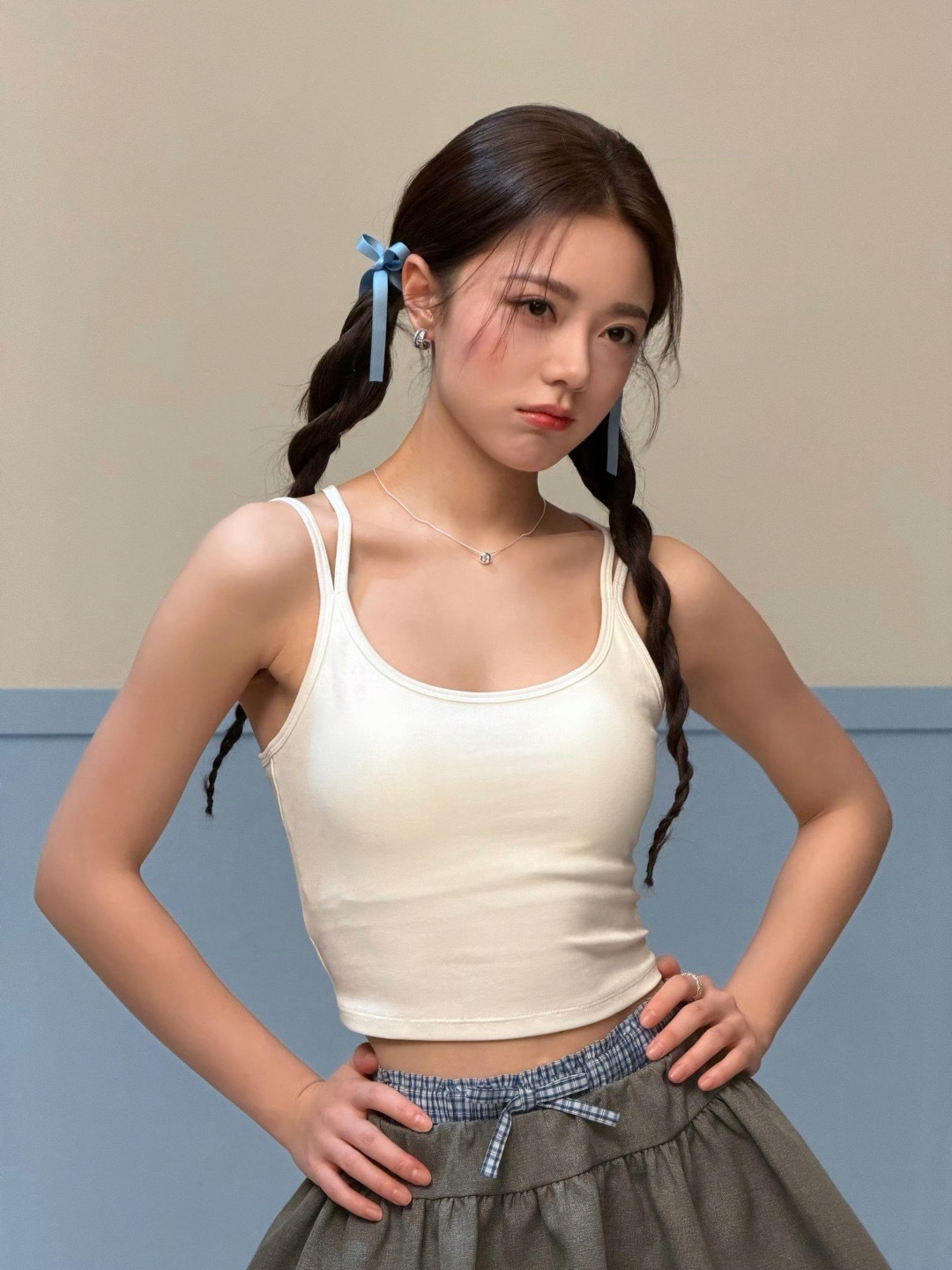 麦妈这超短裙，也太让人把持不住了吧赵今麦