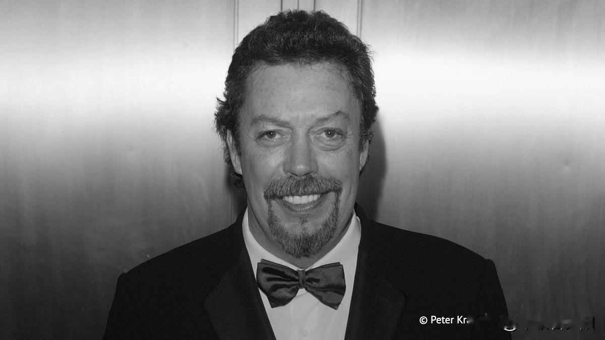 据TMZ和美联社等媒体报道，英国传奇演员蒂姆·库里（Tim Curry）于8月2