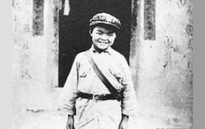 1936年，马家军即将要枪毙一个12岁的小红军，行刑前，小红军却说：“你们用刀砍