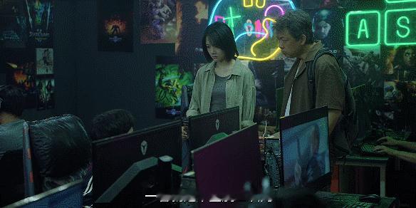 潘粤明最忙的一集  这哪是破案啊，这是在我面前表演“如何在ddl前极限操作”吧？