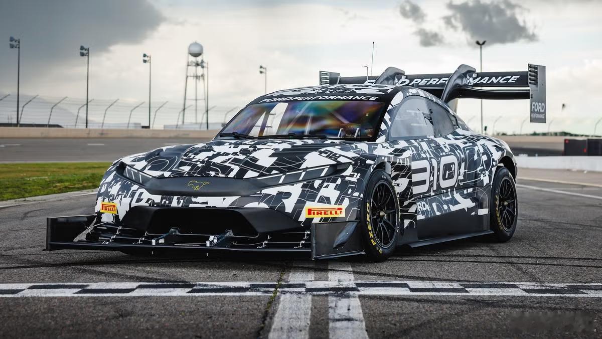 名车志Sport 电动性能猛兽来袭，福特 Mustang Mach - E 派克