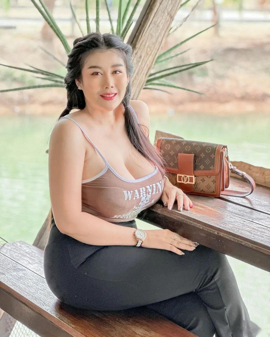 有容姑娘#辣身材# ​​​