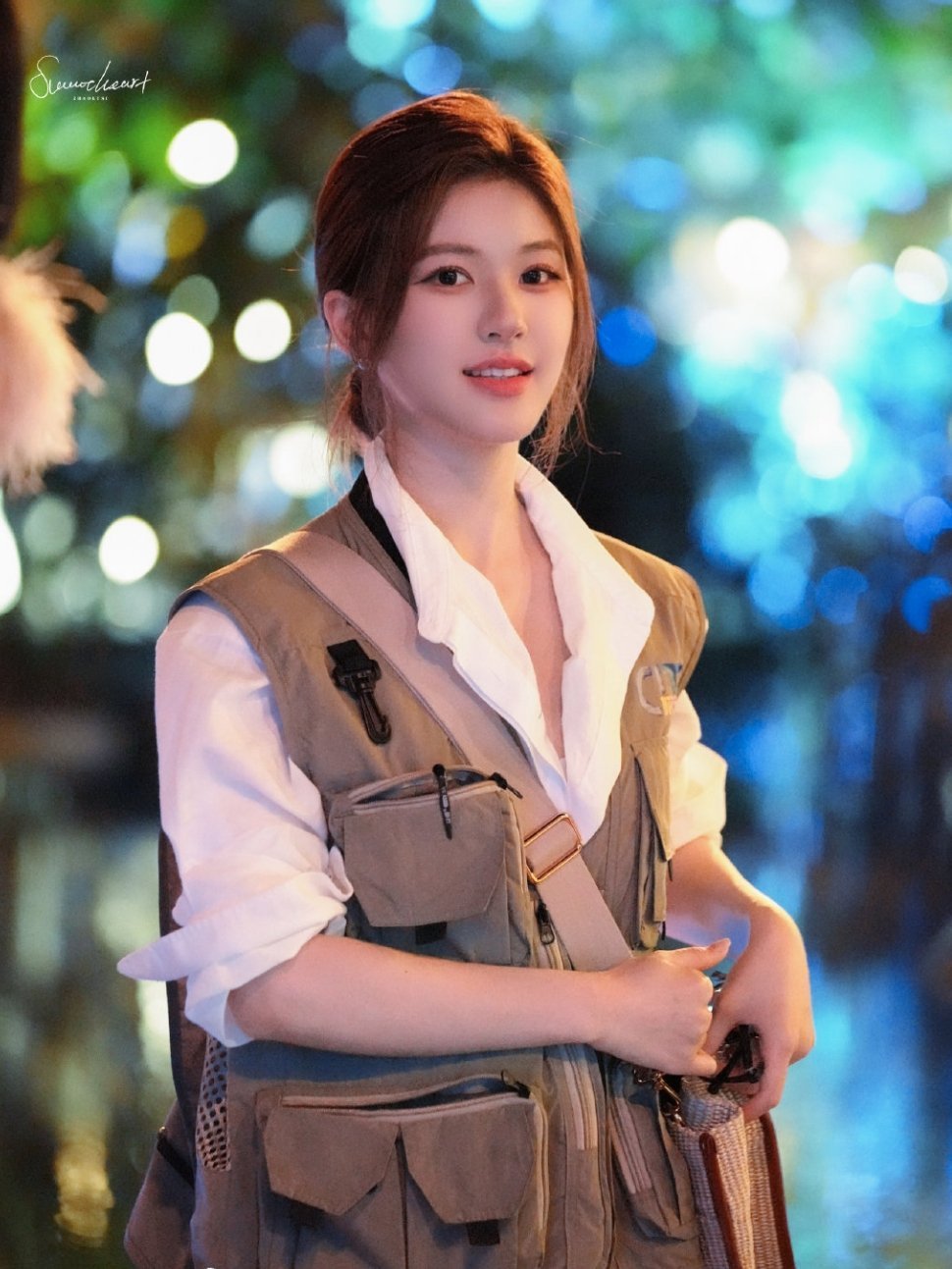 赵露思新杂志上城士闭年刊 ​​​