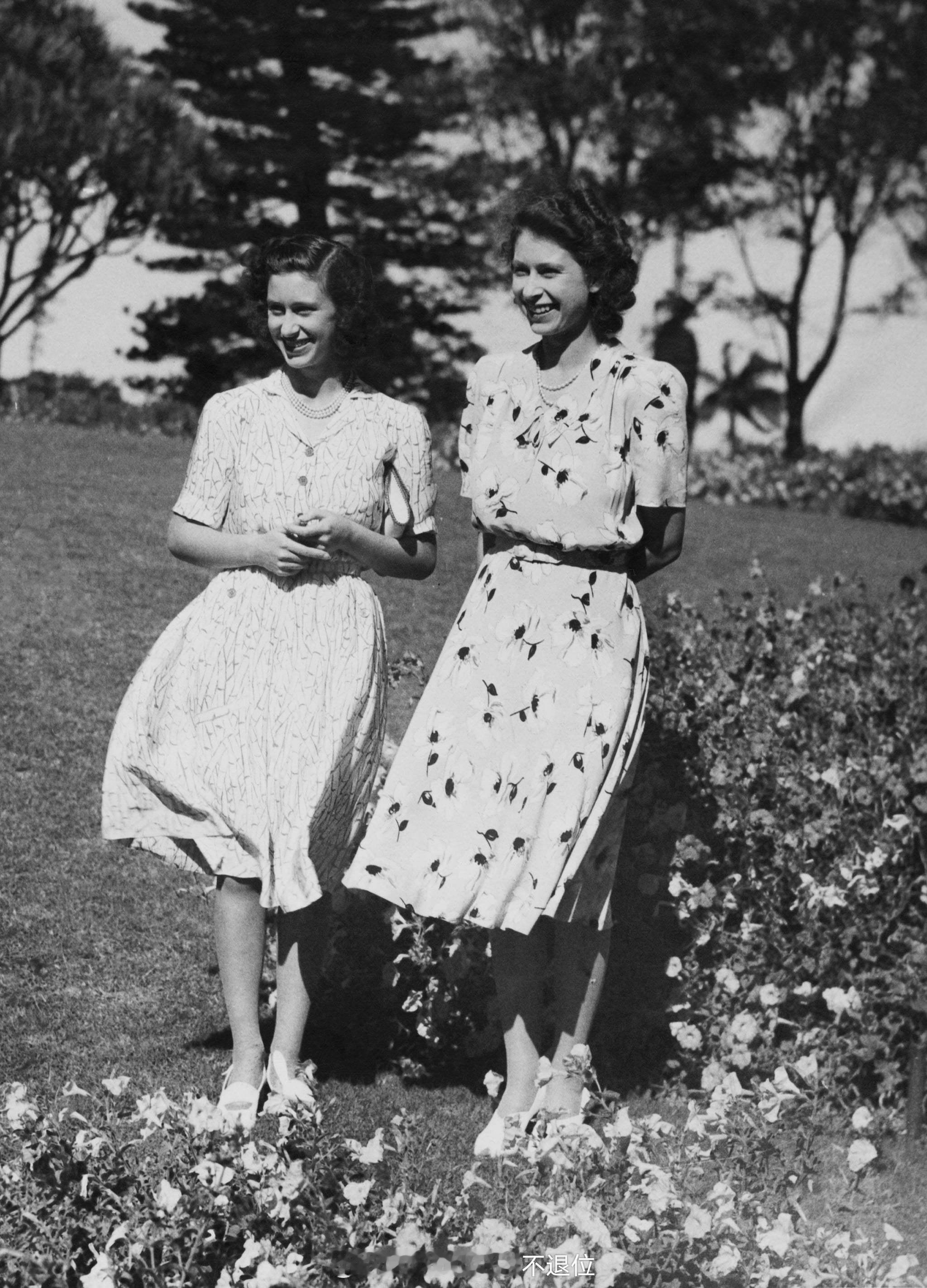 #老照片#莉莉贝特与玛格丽特 1947 ​​​