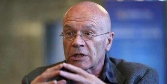 英国学者马丁·雅克，曾再次语出惊人！他曾说：“美国之所以一直针对中国，是因为中国