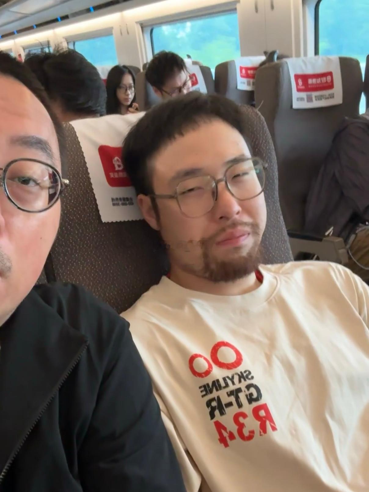 最近真的是无论飞机、高铁 几乎都是一上去就开始疯狂的睡，原来是缺氧了啊难怪我一上