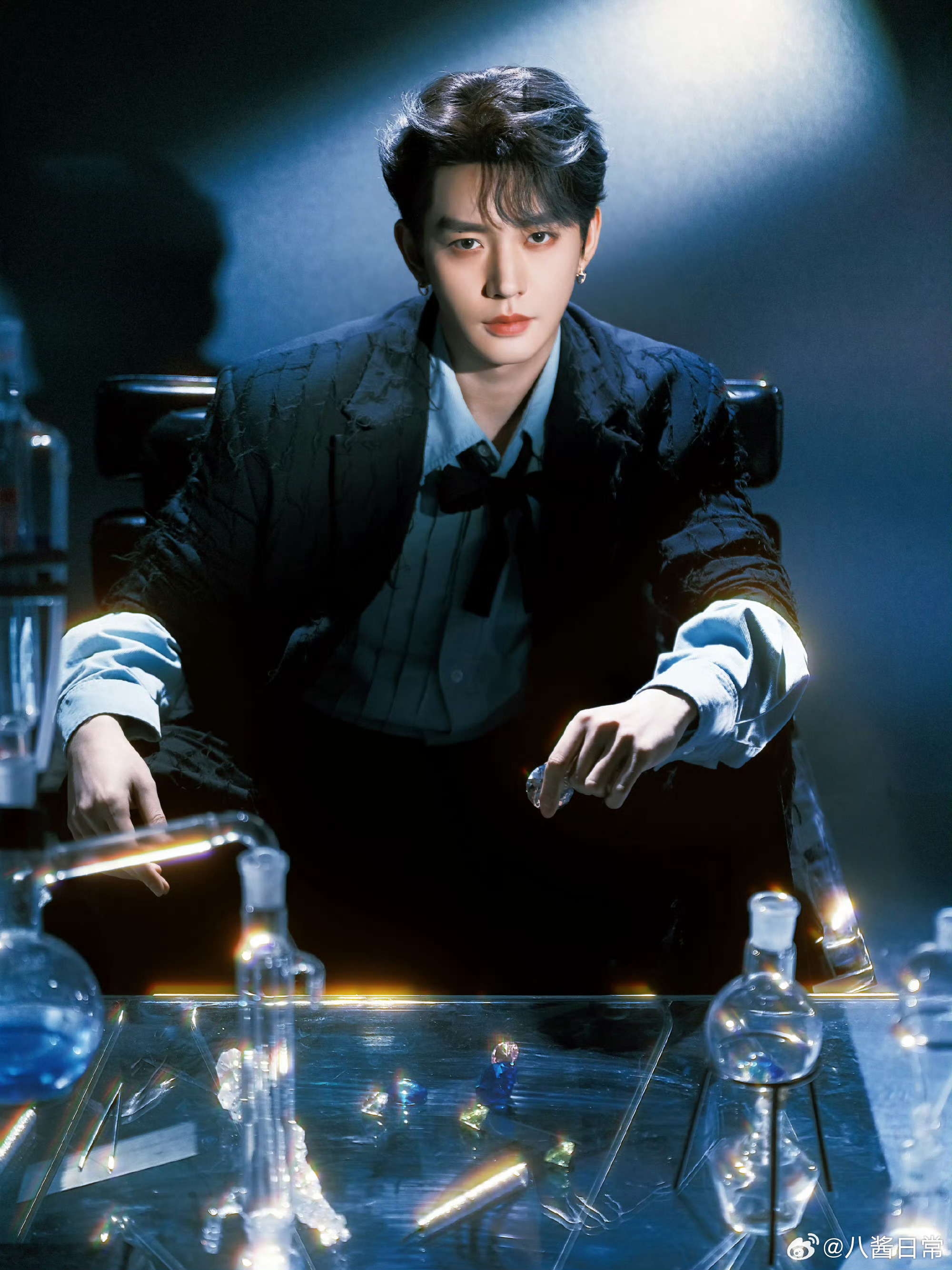 邓为工作室回应被短剧AI换脸，表示邓为从未拍摄并授权过任何第三方使用其肖像进行相