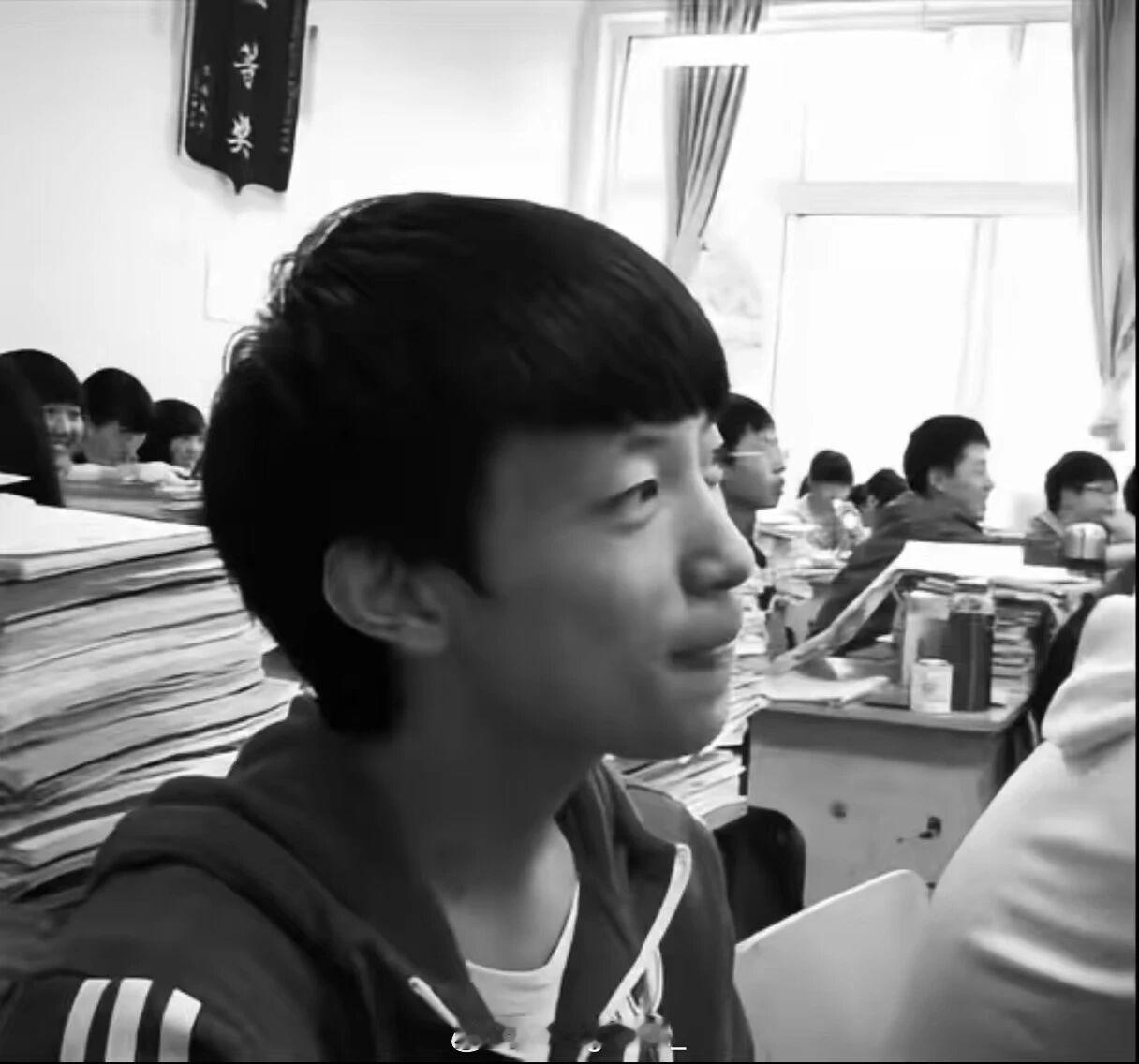 青涩！Asen中学时期照片曝光！Asen艾志恒