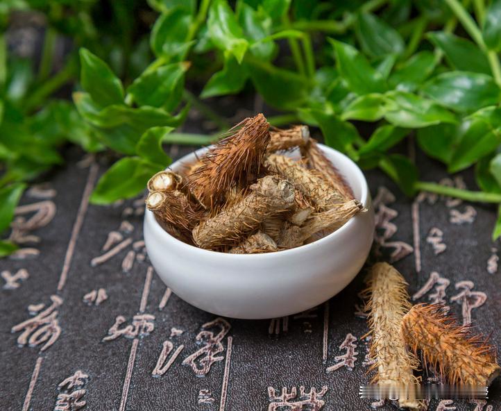 胆结石，不但能化，而且很有门道

胆结石，在很多人眼中或许只是体检报告上“胆囊结