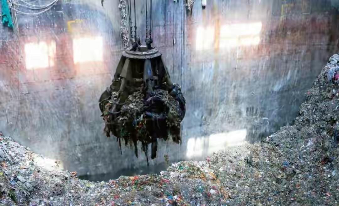 中国垃圾发电日益成熟，会不会恢复垃圾进口?
我国是固体废物垃圾产生大国，每年产生