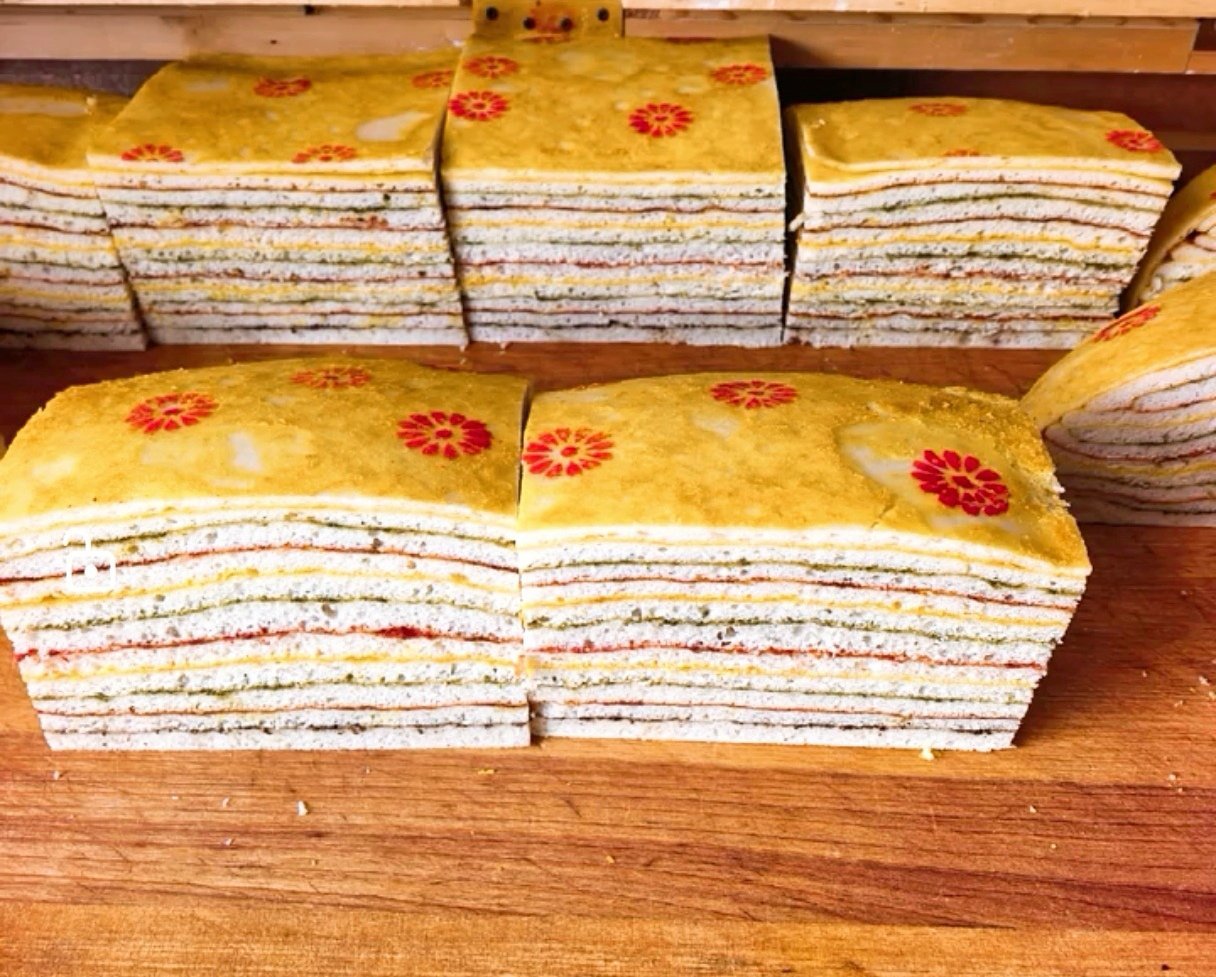 晚上好 我又想做月饼了 可是我做的厚层的还没吃完 我想做个甘肃永登的那种薄层月饼