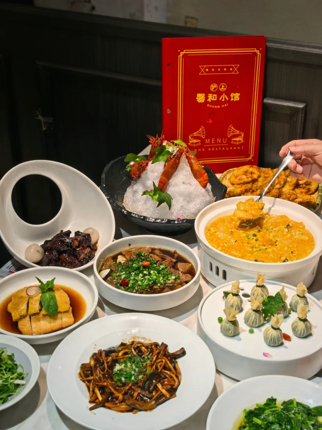 自从带闺蜜吃了一次这家，她就心心念念的，这不她出差回来，直接约我来这里...
