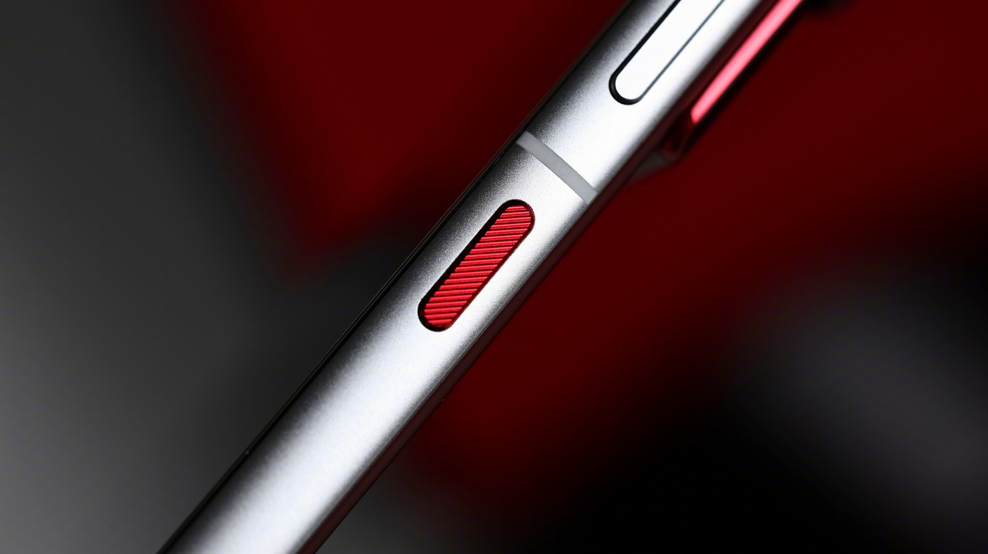 努比亚这款联名定制配色真是太戳我了，长在了我的审美点上，迫不及待体验一下他的影像