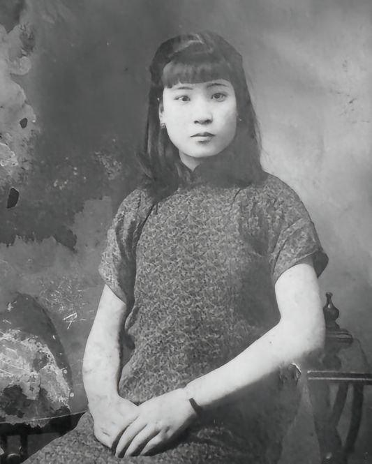 王曼云，上海铁血锄奸团成员，王亚樵侄女。王曼云读中学时参加了叔叔王亚樵组织的上海
