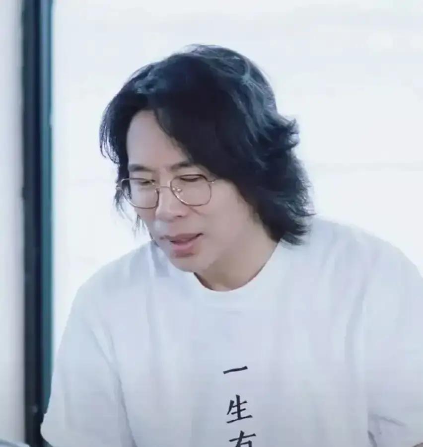 同样维权讨版权，李荣浩硬刚卢庚戌却放了侵权者一马？这格局我服了

最近两位华语音