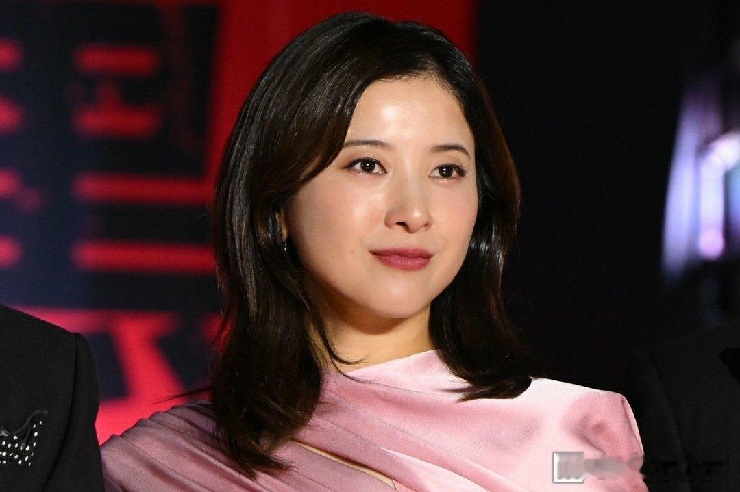 日娱新闻吉高由里子 吉高由里子于5月26日参加电影《黑牢城》（6月19日周五全国