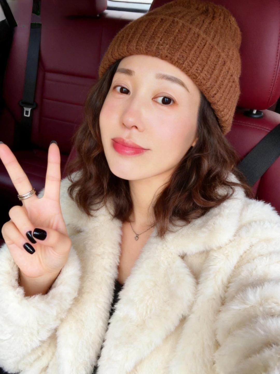 43岁单身
离异11年
回家过年
等于大型相亲现场
我妈托人给我介绍的对象
直接