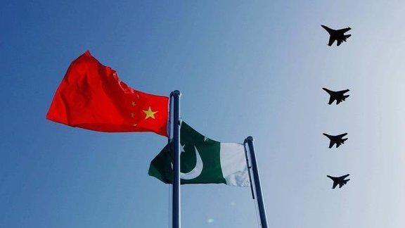 巴铁算是彻底服了。
 
试想一下，过去巴基斯坦为了加强防空，花了大价钱从西方买来