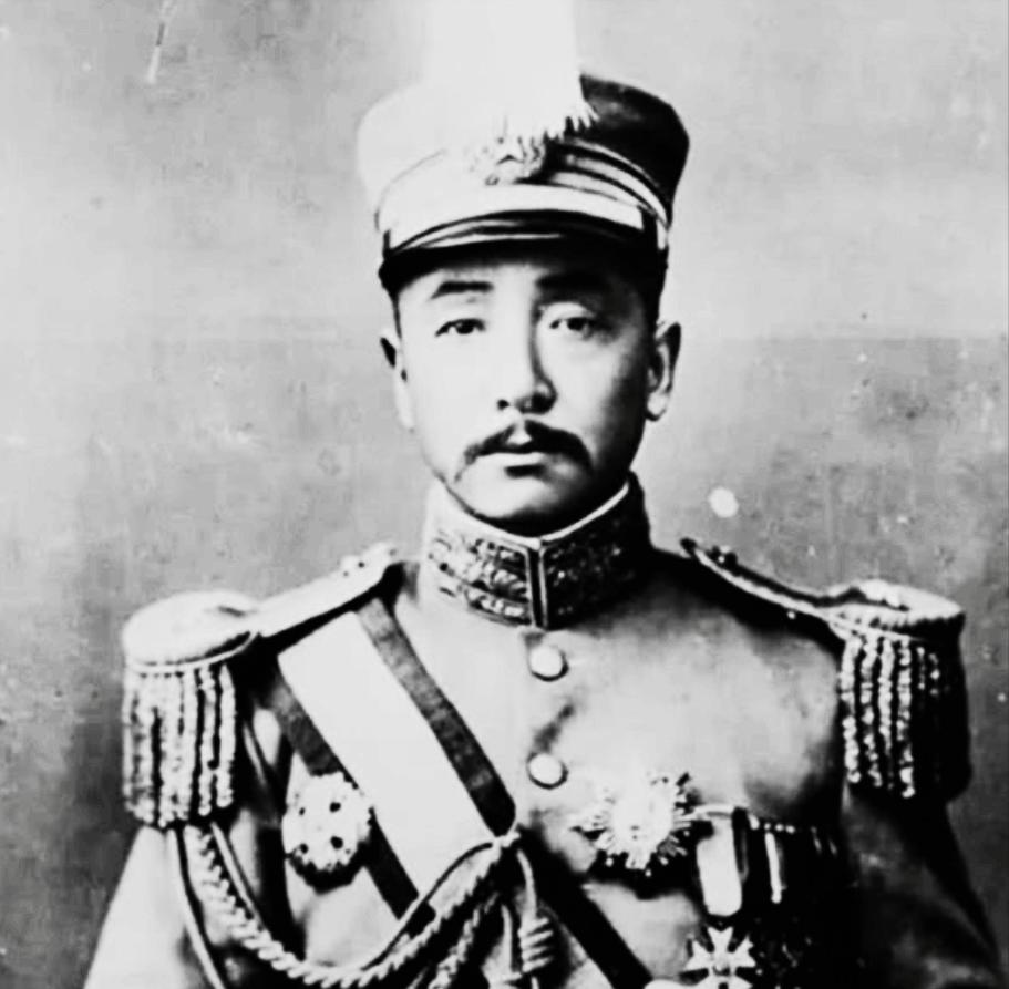 张作霖在上海敢惹杜月笙？这么说吧，三七开，如果两人真发生了冲突，3秒之内杜月笙磕