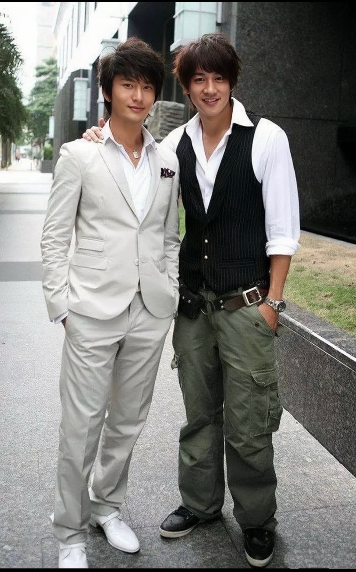 向太称黄晓明是娱乐圈老好人黄晓明和何润东当年的一张合影。2008年，黄晓明和何润
