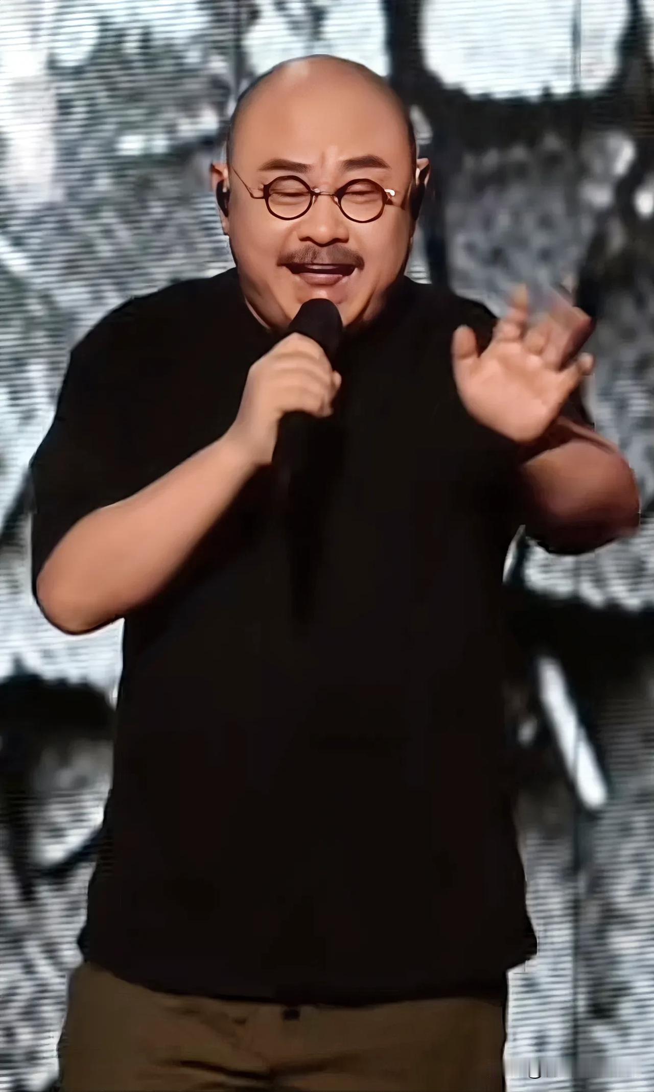 隐藏 20年，曾经的神秘刀郎，一路被打压，一路沉默前行，终于用实力战胜势力。伍佰
