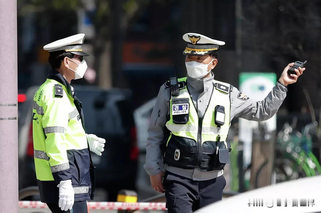 【韩国政治危机】韩国警方负责人被捕
首尔时间12月13日，首尔中央地方法院在一份