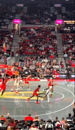 杨瀚森杯赛首秀这出场时间，直接把球迷看炸了！
 

今年杯赛小组赛3场全程坐冷板