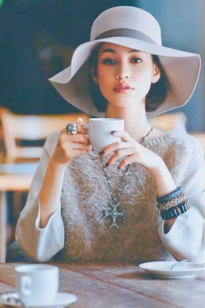 做人智商高不高没关系，情商高不高问题也不大……

人生之旅，智慧非唯一之钥，情商