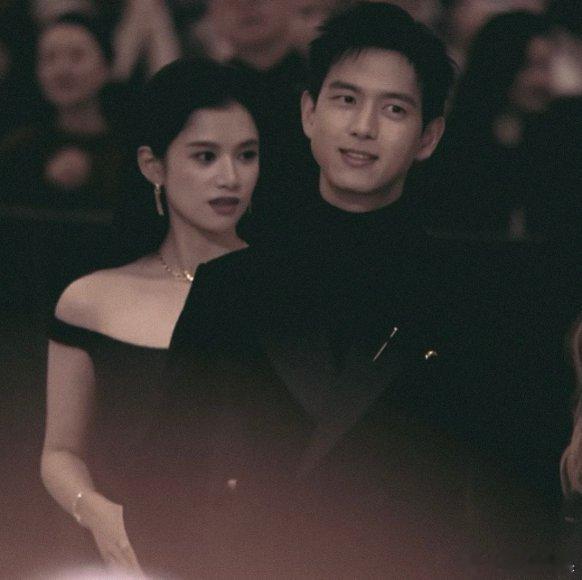 张婧仪李现CP感李现和张婧仪同框好好嗑，气质太搭啦，温柔氛围感拉满，新剧还没开机