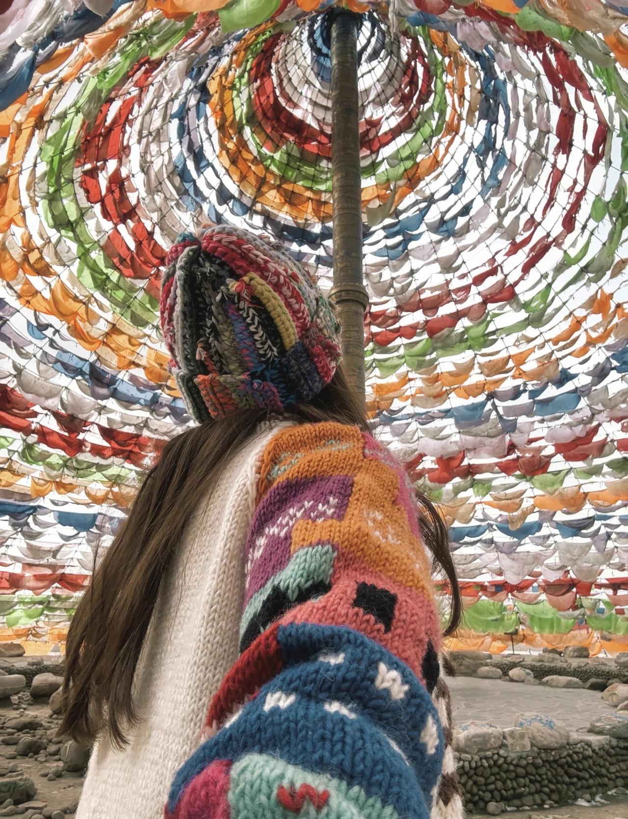 日和月⛰️
大经幡里面的水枯了
西北的秋天真的挺荒凉
自驾探索编辑部 日月山