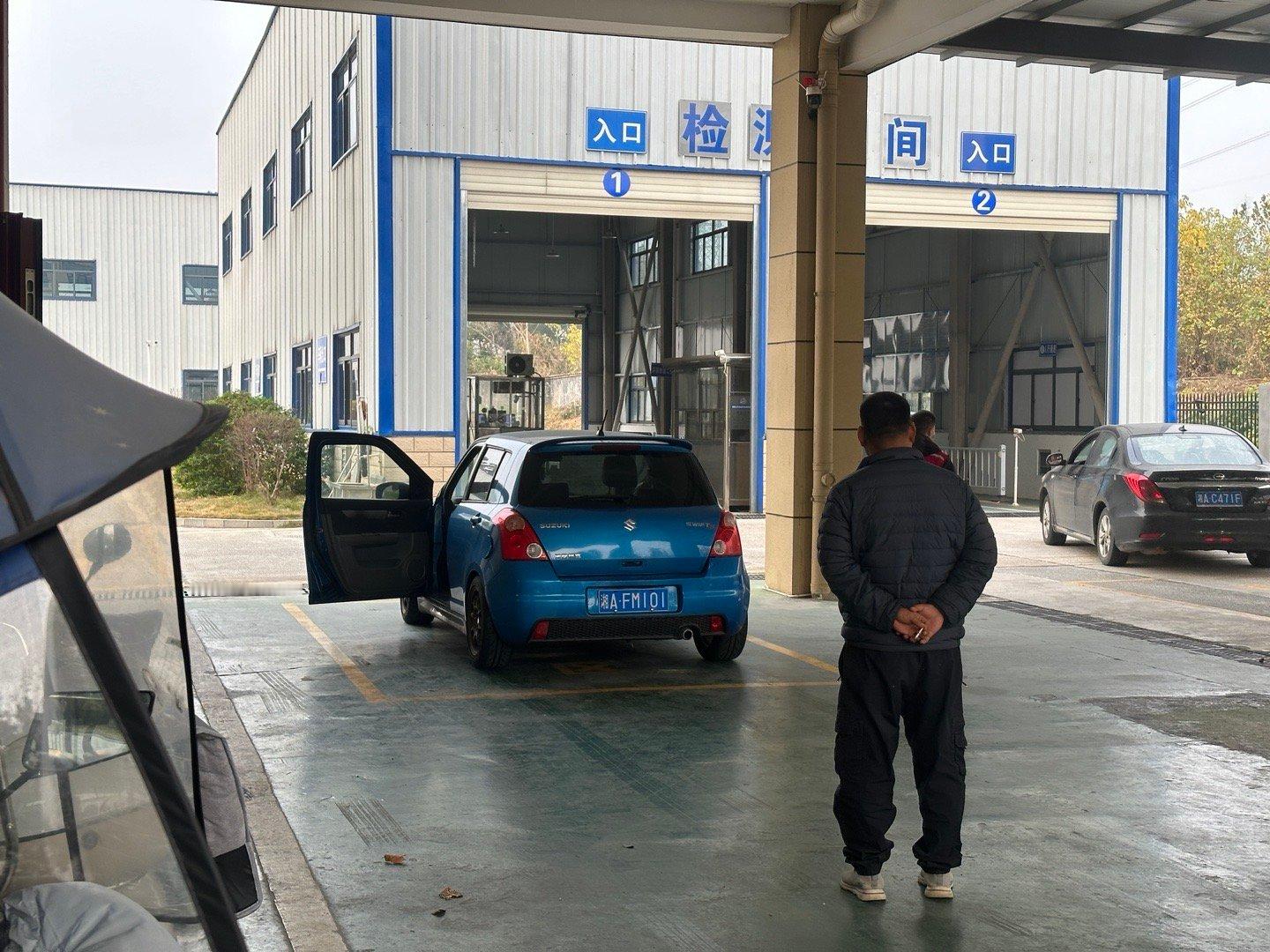 好久没来检车过了。这边太鸡儿远了。到中南了还要跑20多分钟。 