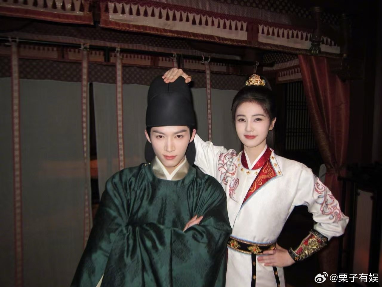 白鹿晒王星越合照白鹿李佩仪播出见白鹿晒王星越合照，我们播出见，[心][心] ​​