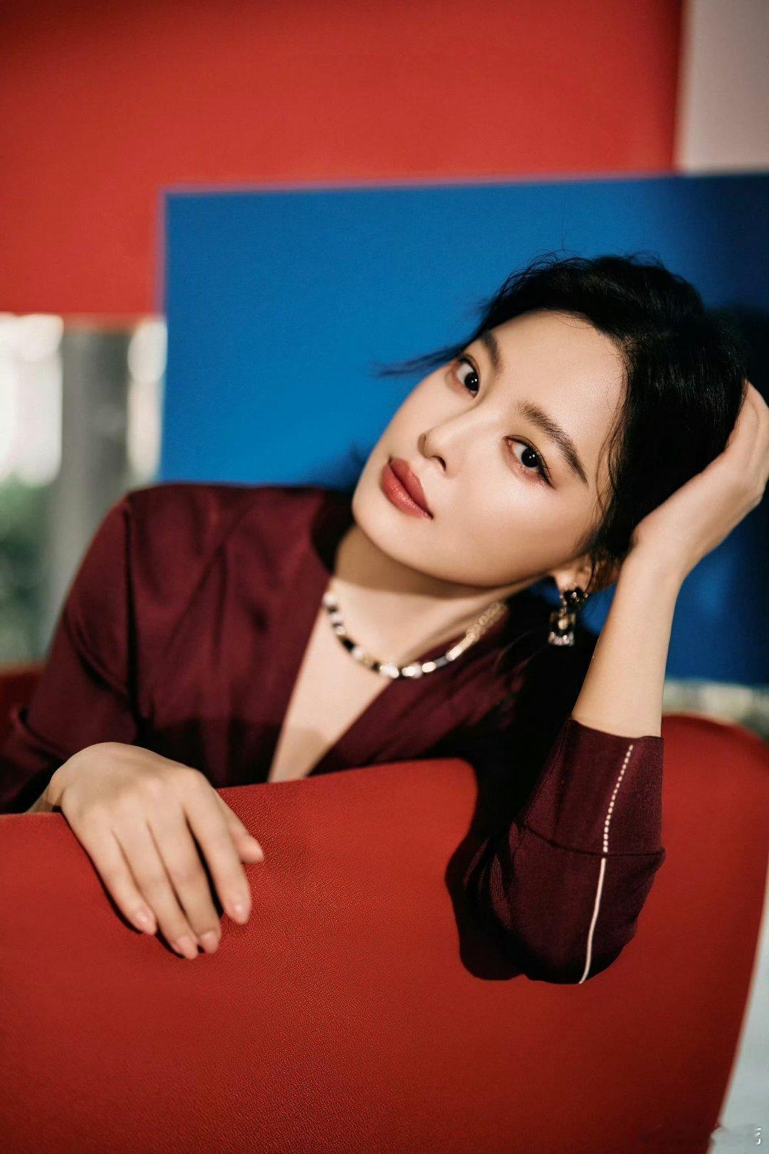 辛芷蕾回应封面登上法国街头实力影后绽放国际舞台！辛芷蕾《Le Point》封面火