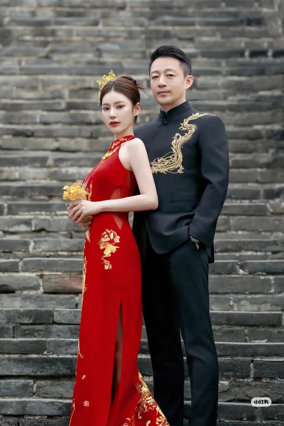 马筱梅的百万婚纱照很唯美，但是他们都说说汪小菲看起来像不开心不高兴。不管怎样，赶