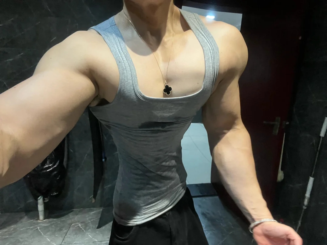更喜欢二头 三角肌还是大雷？