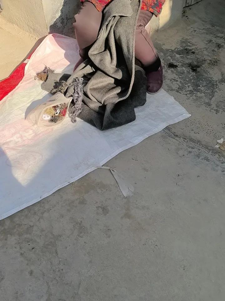 看，这就是手工缝制衣服[赞][赞][赞]