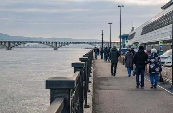 人到中年，越有钱有势，越别和这三类人往来

来源:职场实战经验

在人际交往中，