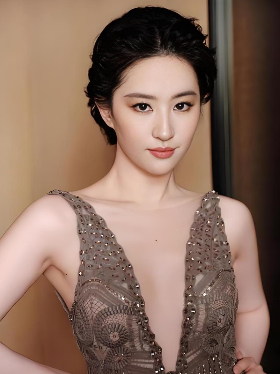 神仙姐姐又美疯了！刘亦菲流苏长裙摇曳生姿，这抹灵动谁能抵挡？

当流苏遇上“神仙