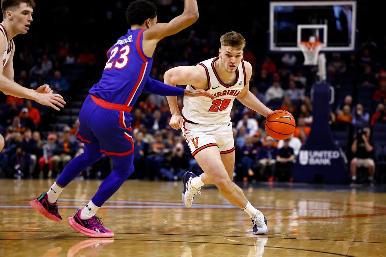 全美第23号种子弗吉尼亚大学以95比51战胜了美利坚大学。本场比赛后，弗吉尼亚大